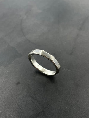 Architectural Wide Faceted Band