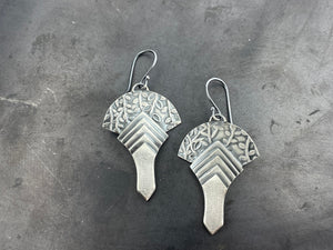 Deco fan earrings